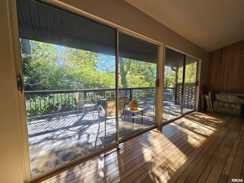 Tiny photo for 46 HILLCREST Drive, Carbondale, IL 62901 (MLS # EB460211)