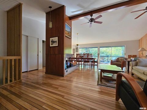 Tiny photo for 46 HILLCREST Drive, Carbondale, IL 62901 (MLS # EB460211)