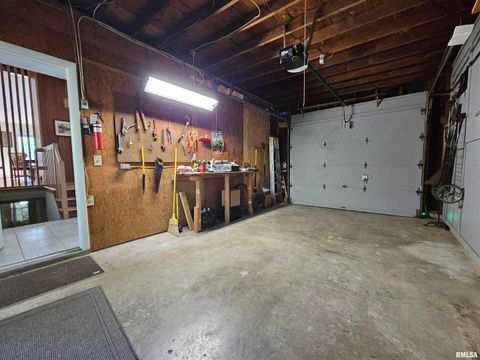 Tiny photo for 46 HILLCREST Drive, Carbondale, IL 62901 (MLS # EB460211)