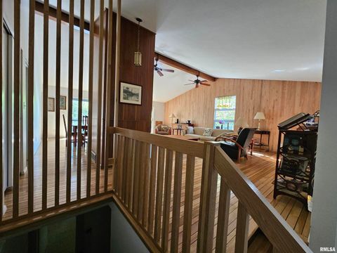 Tiny photo for 46 HILLCREST Drive, Carbondale, IL 62901 (MLS # EB460211)