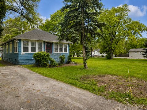Tiny photo for 304 Cameron Avenue, Lockport, IL 60441 (MLS # 12647468)