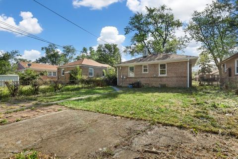 Tiny photo for 12230 S Elizabeth Street, Chicago, IL 60643 (MLS # 12555027)