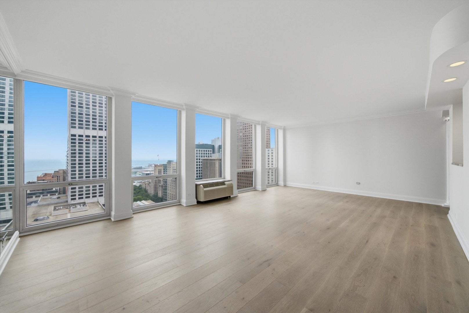 111 E Chestnut Street 38F
