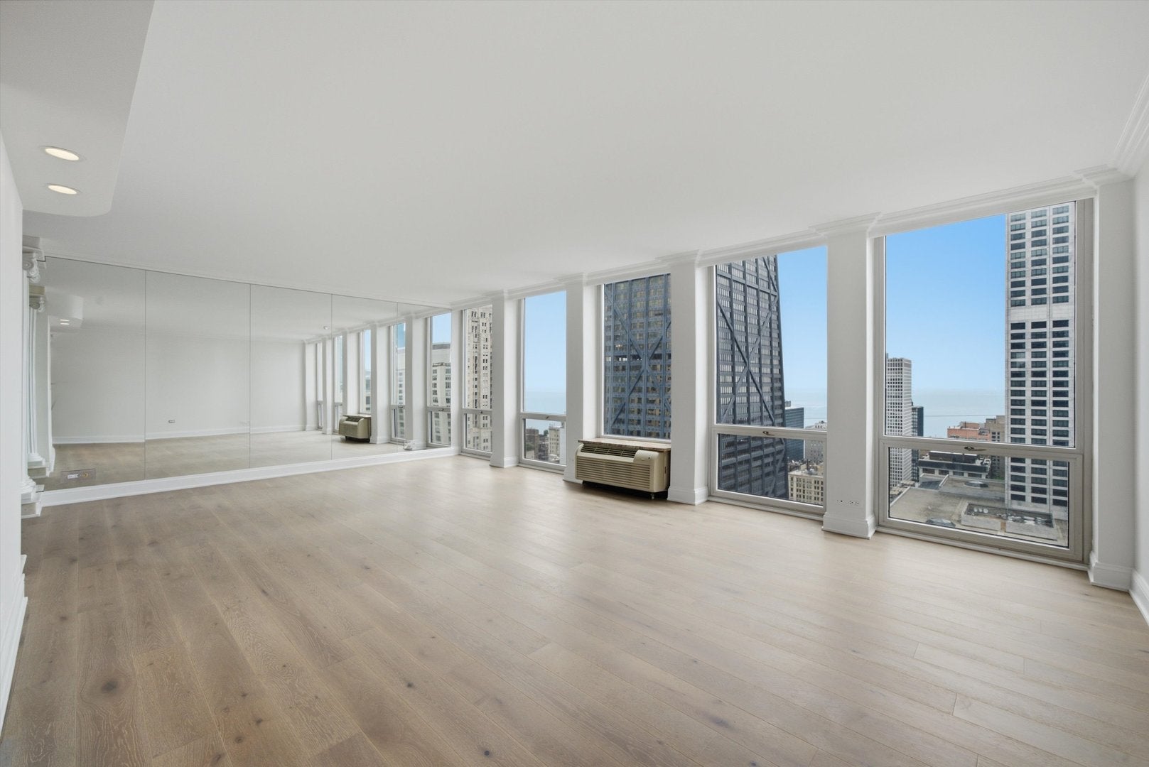111 E Chestnut Street 38F
