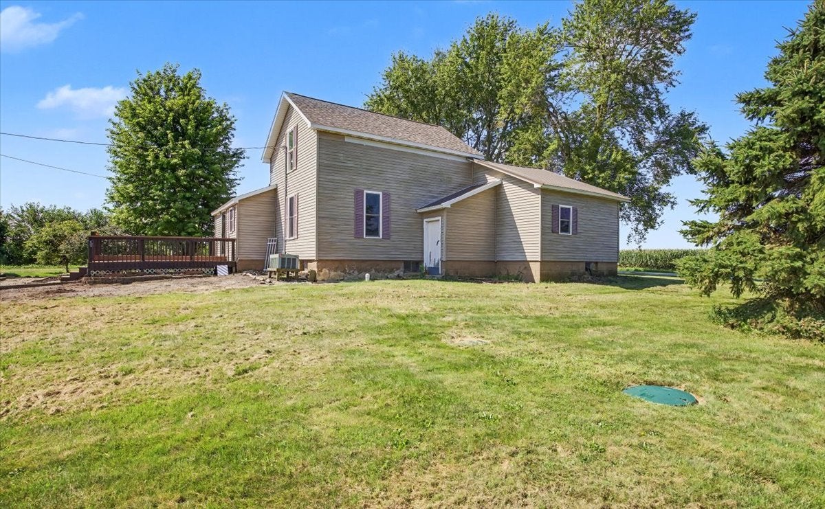 904 E 1100 North Road