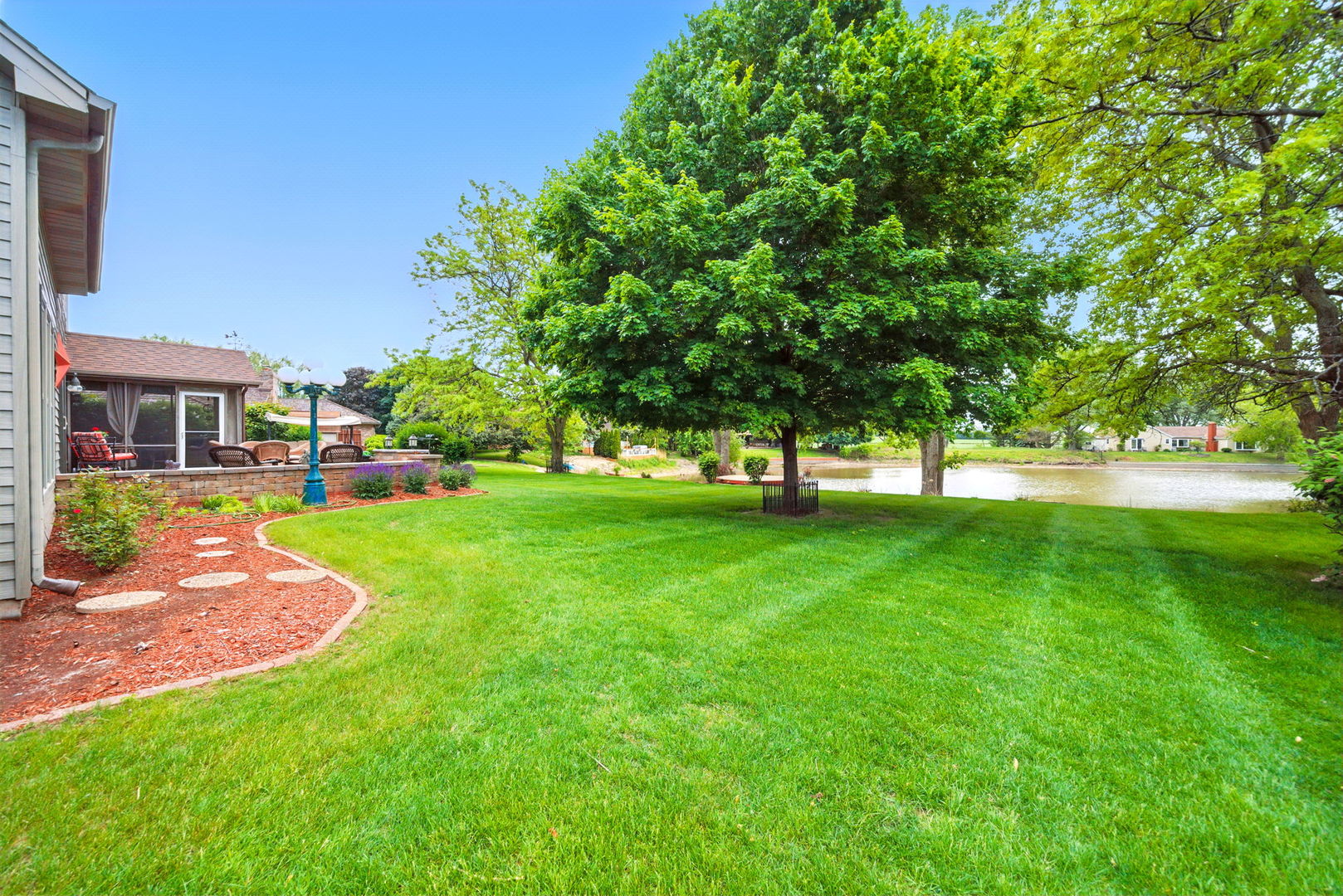 47W041 Briarwood Lane