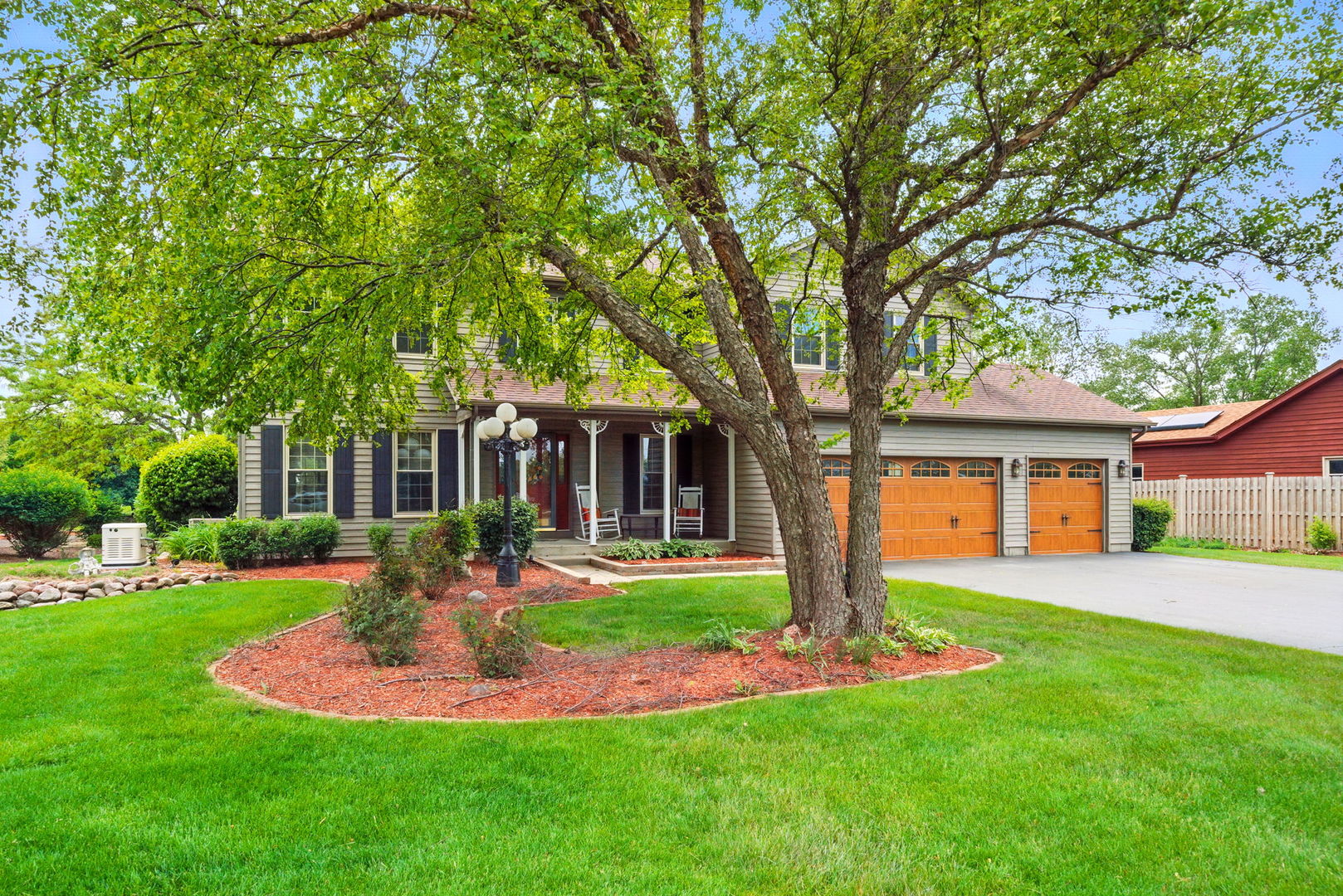 47W041 Briarwood Lane