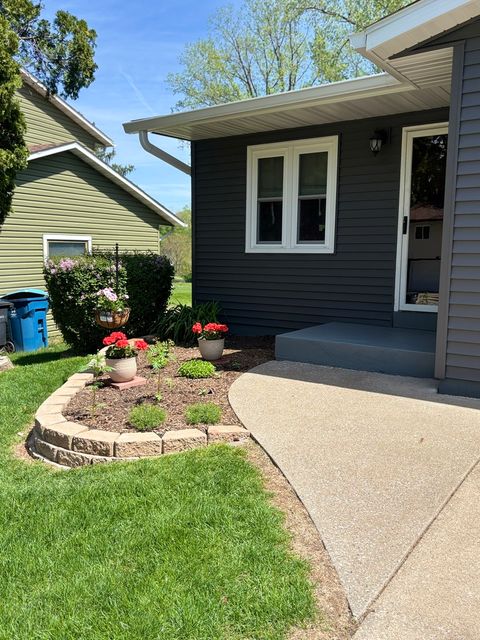 Photo of 8317 10th Street W #0, Rock Island, IL 61201 (MLS # 12630905)