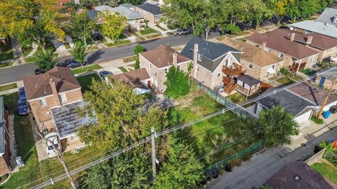 Tiny photo for 9833 S Claremont Avenue, Chicago, IL 60643 (MLS # 12489049)