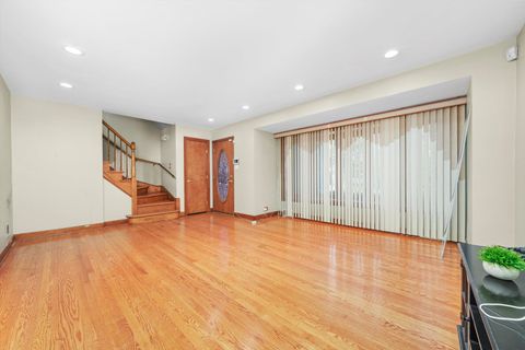 Tiny photo for 9833 S Claremont Avenue, Chicago, IL 60643 (MLS # 12489049)