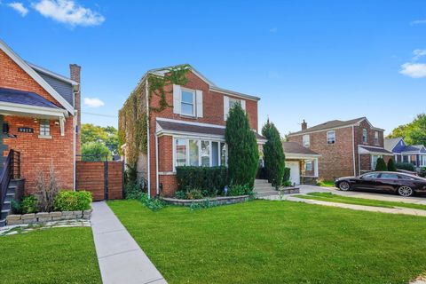 Tiny photo for 9833 S Claremont Avenue, Chicago, IL 60643 (MLS # 12489049)