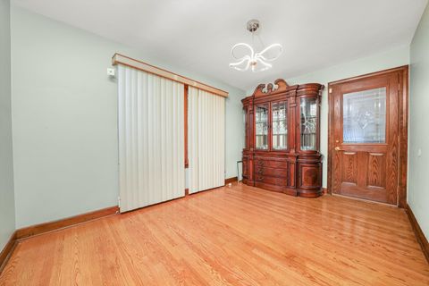 Tiny photo for 9833 S Claremont Avenue, Chicago, IL 60643 (MLS # 12489049)