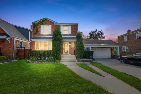 Tiny photo for 9833 S Claremont Avenue, Chicago, IL 60643 (MLS # 12489049)