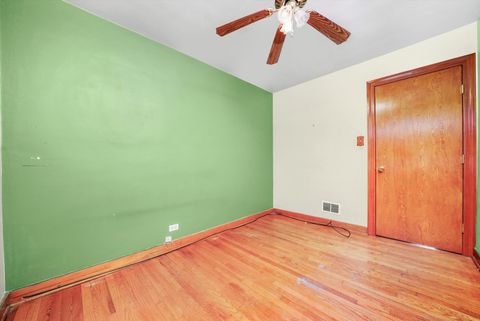 Tiny photo for 9833 S Claremont Avenue, Chicago, IL 60643 (MLS # 12489049)