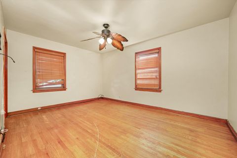 Tiny photo for 9833 S Claremont Avenue, Chicago, IL 60643 (MLS # 12489049)