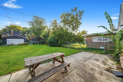 Tiny photo for 9833 S Claremont Avenue, Chicago, IL 60643 (MLS # 12489049)