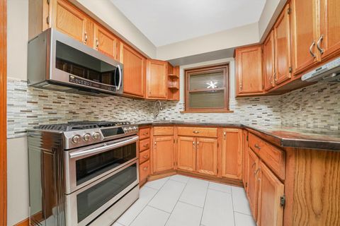 Tiny photo for 9833 S Claremont Avenue, Chicago, IL 60643 (MLS # 12489049)