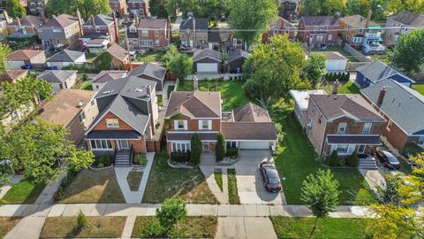 Tiny photo for 9833 S Claremont Avenue, Chicago, IL 60643 (MLS # 12489049)