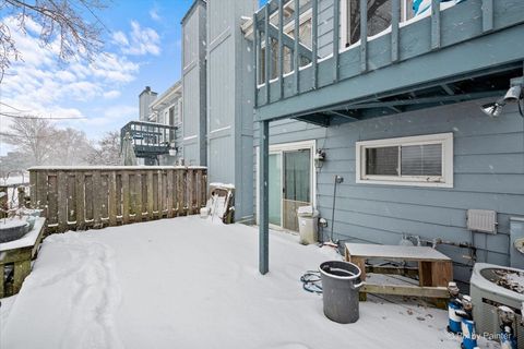 Tiny photo for 215 Lakeshore Lane, Bloomingdale, IL 60108 (MLS # 12532027)