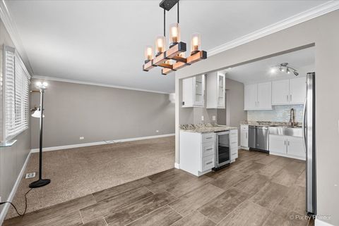 Tiny photo for 215 Lakeshore Lane, Bloomingdale, IL 60108 (MLS # 12532027)