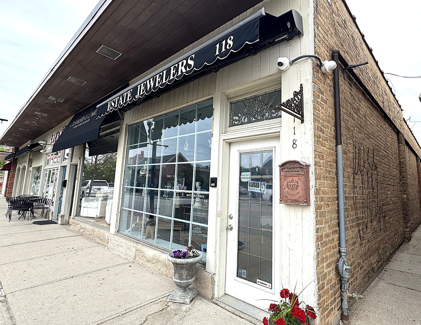118 W Main Street