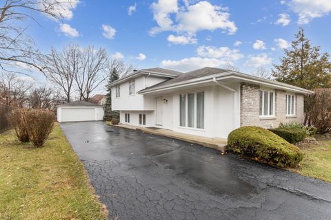 A home in Burr Ridge