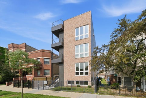 Photo of 1244 N Kedzie Avenue #4, Chicago, IL 60651 (MLS # 12784629)