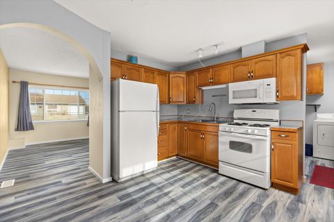 Tiny photo for 794 Farragut Avenue, Romeoville, IL 60446 (MLS # 12547713)