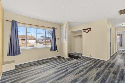 Tiny photo for 794 Farragut Avenue, Romeoville, IL 60446 (MLS # 12547713)