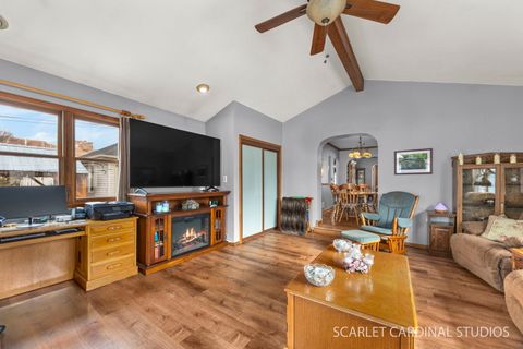 Tiny photo for 232 S Oakland Avenue, Villa Park, IL 60181 (MLS # 12571943)