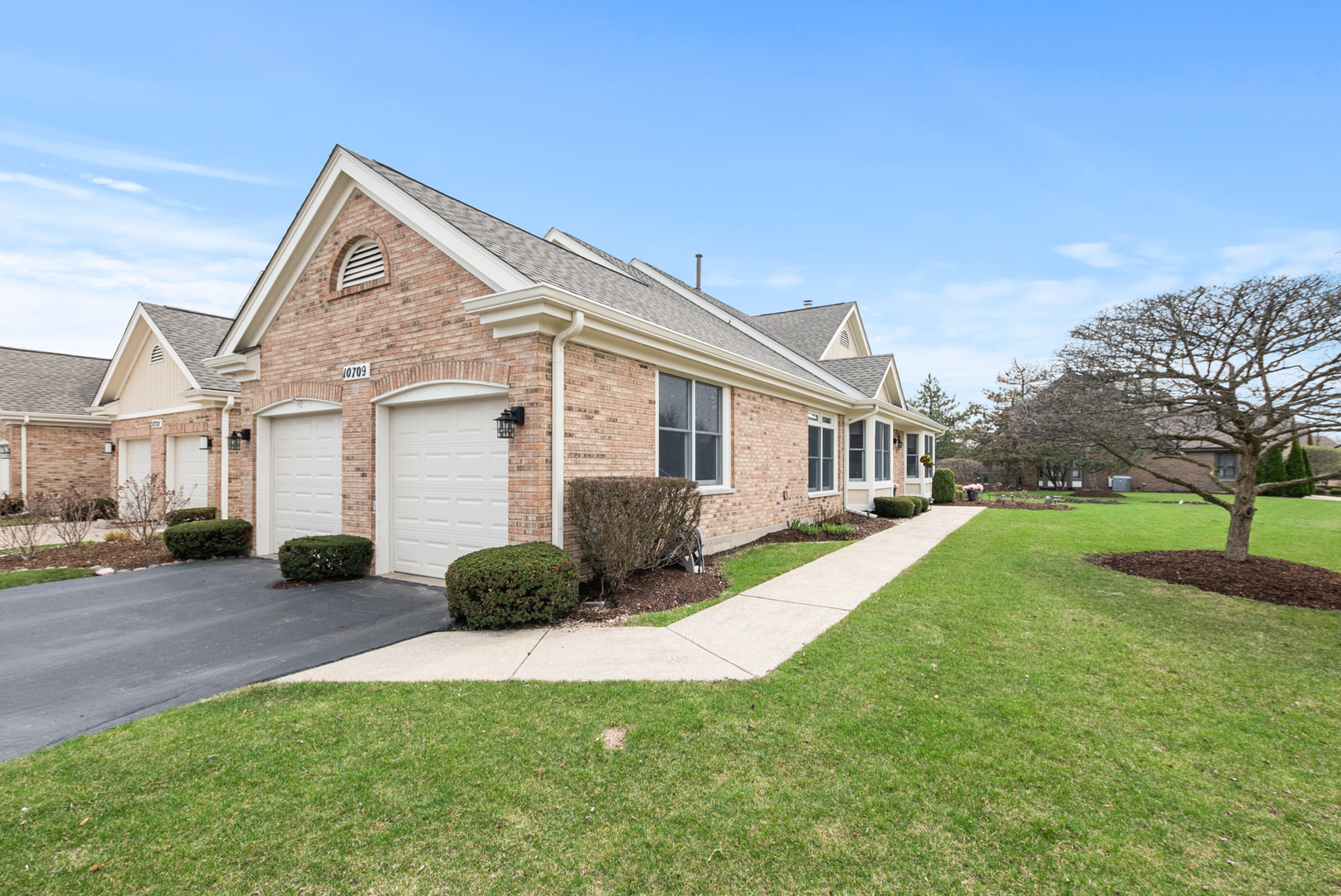 10709 HOLLOW TREE Road