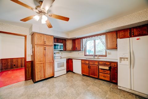 Tiny photo for 601 E Porter Avenue, Watseka, IL 60970 (MLS # 12539179)