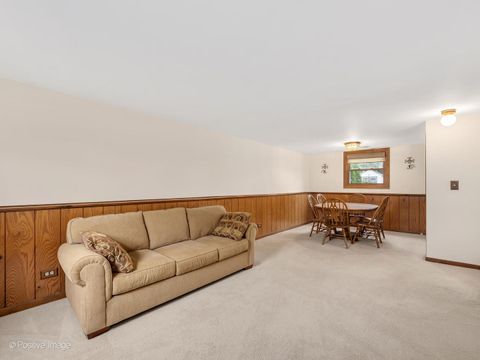 Tiny photo for 1406 E Elm Street, Wheaton, IL 60189 (MLS # 12617325)