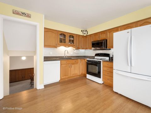 Tiny photo for 1406 E Elm Street, Wheaton, IL 60189 (MLS # 12617325)