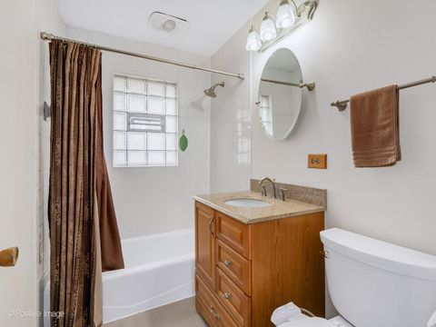 Tiny photo for 1406 E Elm Street, Wheaton, IL 60189 (MLS # 12617325)