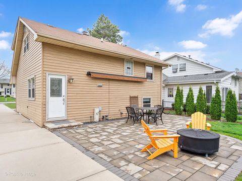 Tiny photo for 1406 E Elm Street, Wheaton, IL 60189 (MLS # 12617325)