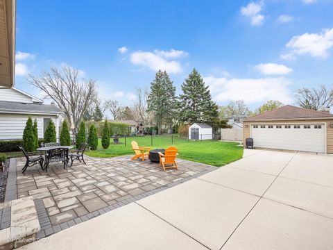 Tiny photo for 1406 E Elm Street, Wheaton, IL 60189 (MLS # 12617325)