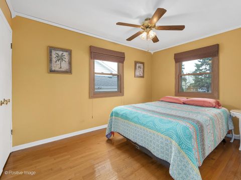 Tiny photo for 1406 E Elm Street, Wheaton, IL 60189 (MLS # 12617325)