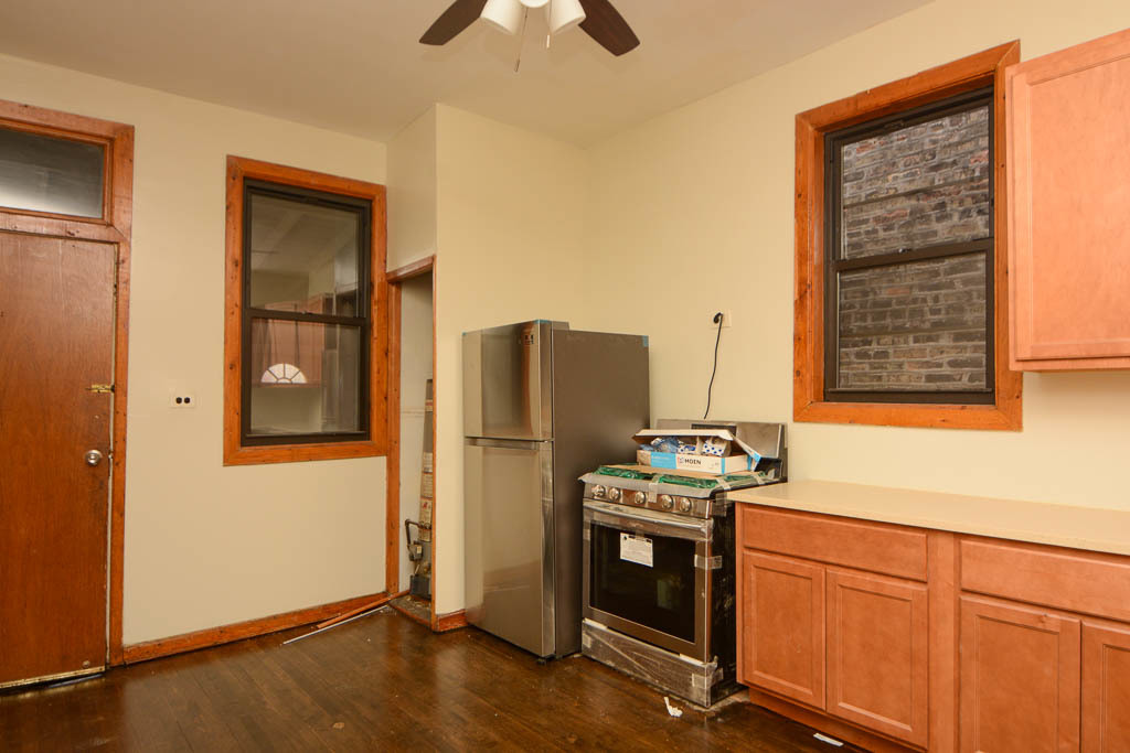 2825 N Milwaukee Avenue 1