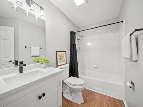 Tiny photo for 872 Old Checker Road, Buffalo Grove, IL 60089 (MLS # 12490701)