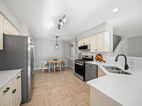 Tiny photo for 872 Old Checker Road, Buffalo Grove, IL 60089 (MLS # 12490701)