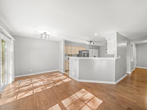 Tiny photo for 872 Old Checker Road, Buffalo Grove, IL 60089 (MLS # 12490701)
