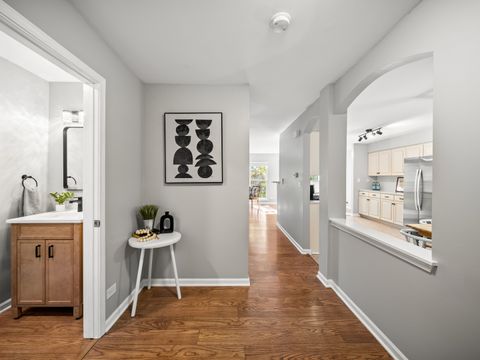 Tiny photo for 872 Old Checker Road, Buffalo Grove, IL 60089 (MLS # 12490701)