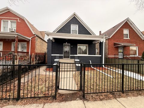 Photo of 1029 N Keystone Avenue, Chicago, IL 60651 (MLS # 12565959)