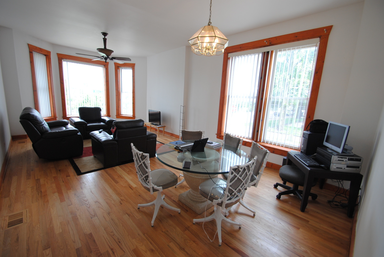2701 W CONGRESS Parkway