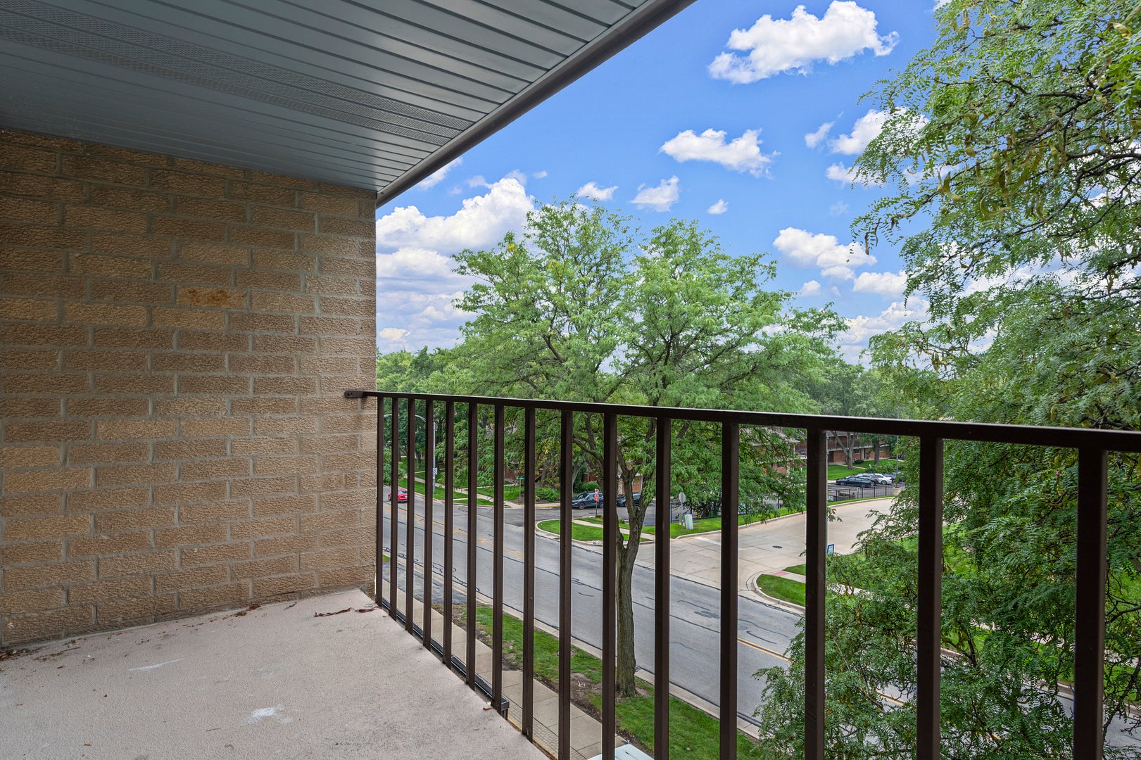 1133 S Finley Road S 402