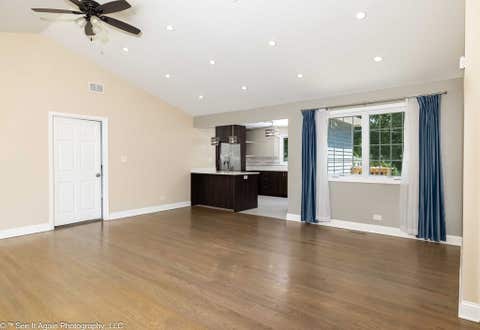 Tiny photo for 10007 S Kolin Avenue, Oak Lawn, IL 60453 (MLS # 12727269)