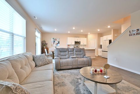 Tiny photo for 1381 Vineyard Lane, Pingree Grove, IL 60140 (MLS # 12577725)