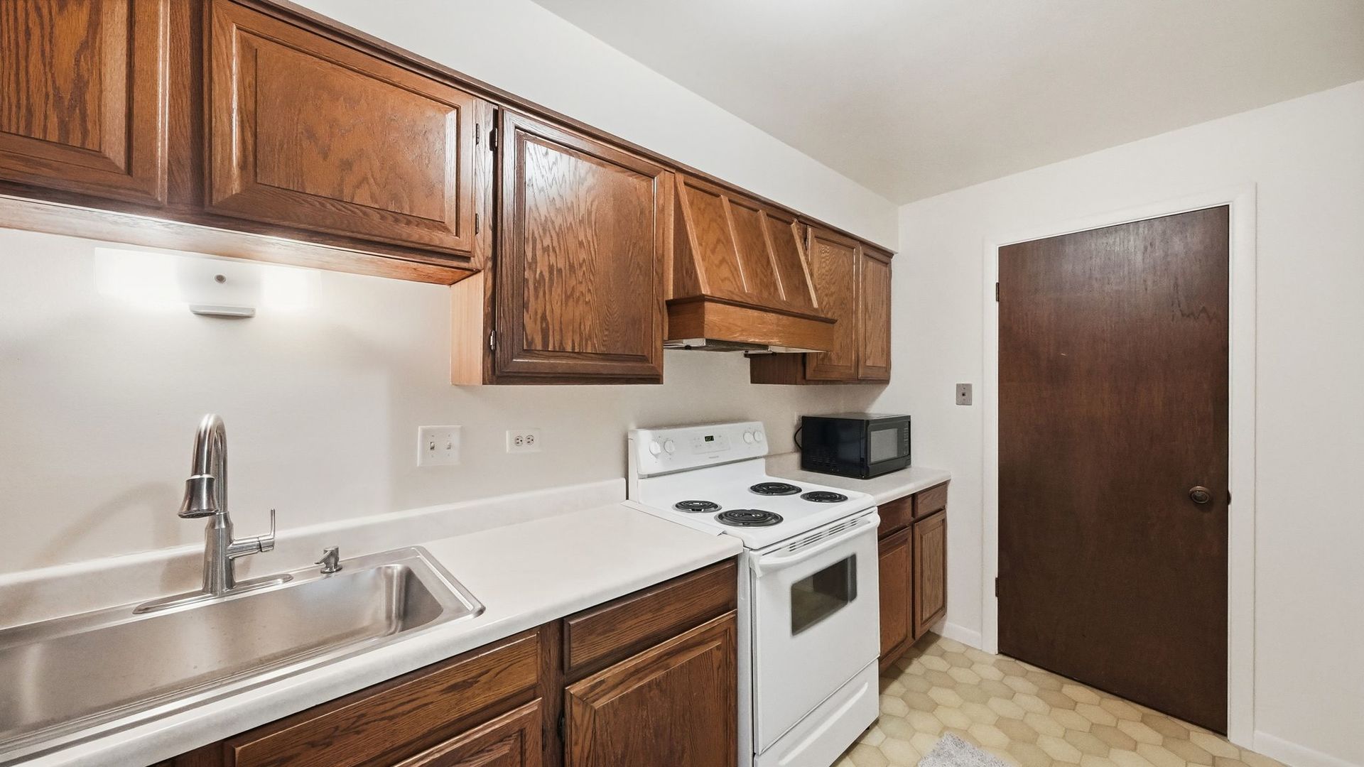 705 W Central Road B1