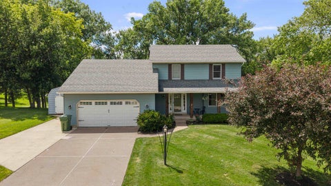 Photo of 105 Shawnee Circle, Eldridge, IA 52478 (MLS # 12679949)
